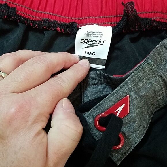 ✔ 5 for $25 Speedo swim trunks size large - Picture 2 of 3